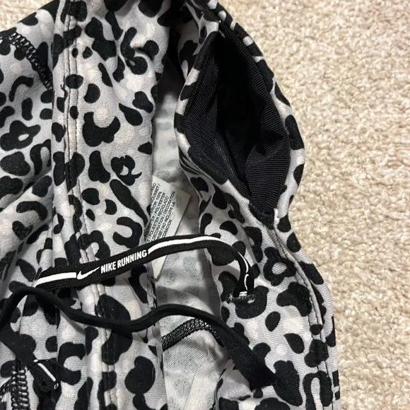 Nike dri-fit leopard print running leggings - Picture 6 of 8